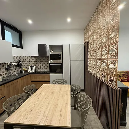 Appartamento Ricasoli 80 - Elegante Con Parcheggio Privato *