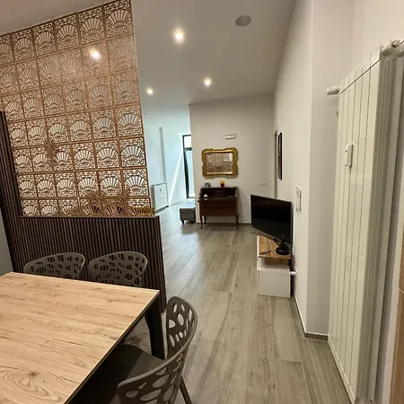 公寓 Ricasoli 80 - Elegante Con Parcheggio Privato 锡耶纳