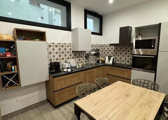 Ricasoli 80 - Elegante Con Parcheggio Privato Сієна