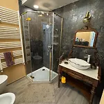 Ricasoli 80 - Elegante Con Parcheggio Privato Apartment Siena