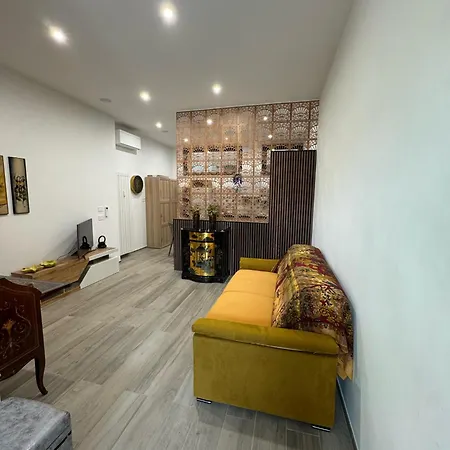 Ricasoli 80 - Elegante Con Parcheggio Privato Apartmán *